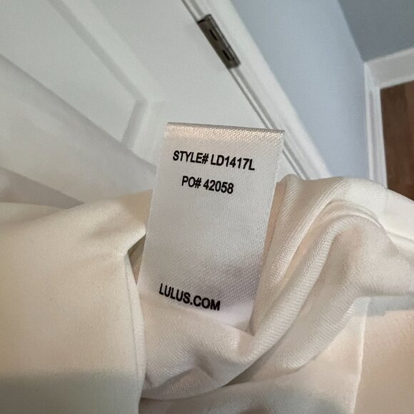 Lulu's Play on Curves Ivory Backless Dress NWT - Picture 11 of 14